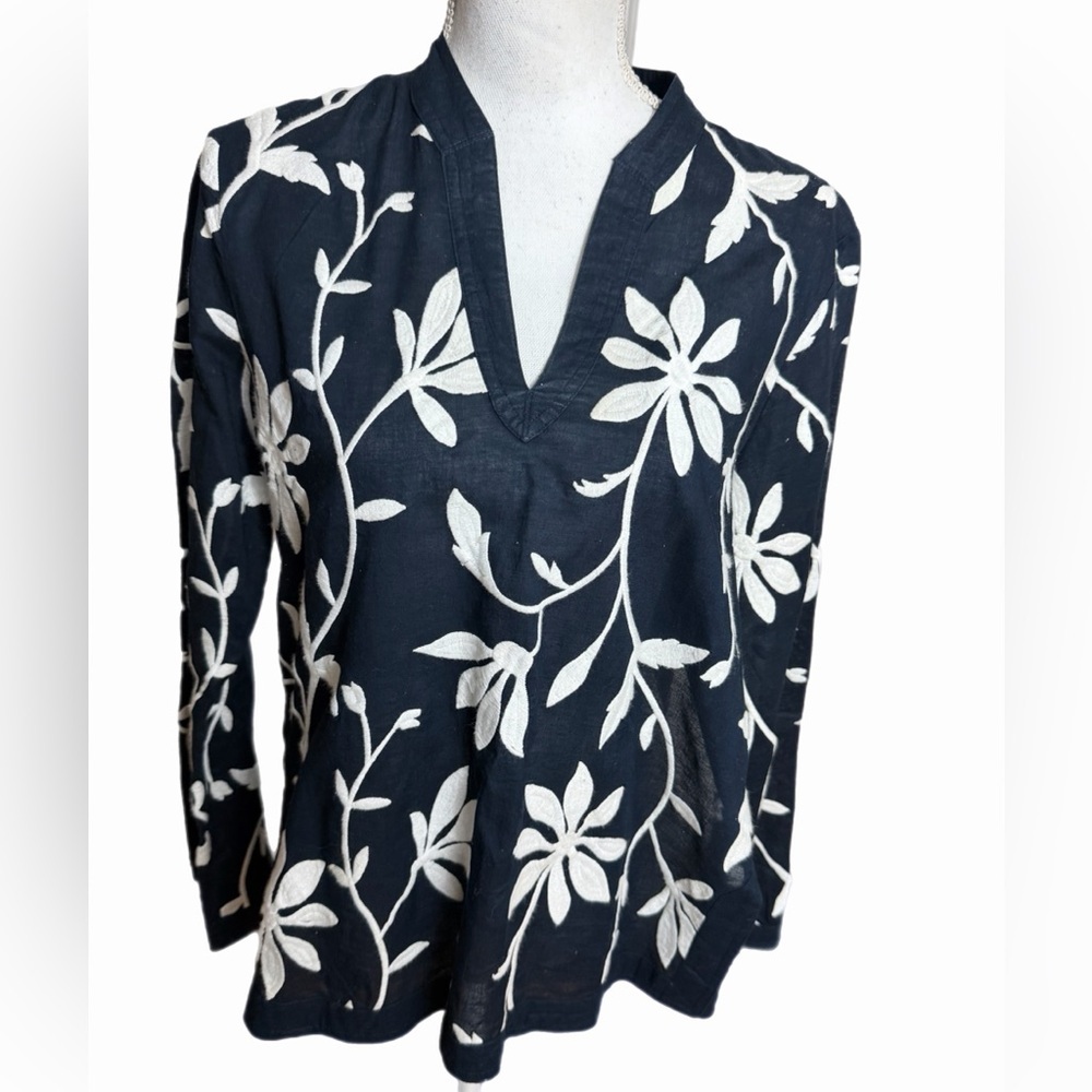 Talbots Women’s Navy And White Floral Print Top Size Small Long Sleeve - Picture 2 of 7
